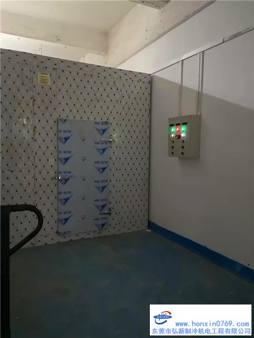 深圳拆裝冷庫(kù)完工交付，邊試機(jī)邊進(jìn)貨